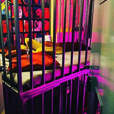Secret Room Votre Love Room Coquine Et Insolite En Espace Privatif A Tournai Luaran gambar
